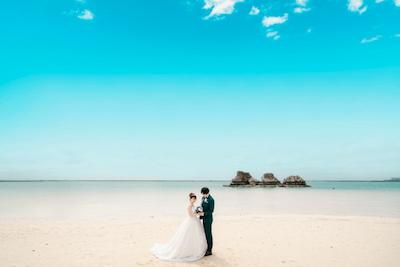 宮古島フォトウェディングに衣裳選び放題が新登場!無料のドローン撮影&青空加工でドレスも写真も妥協なし (1)