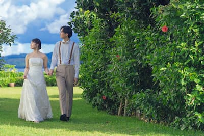 古宇利島フォトウェディングに追加料金なしの衣裳選び放題プラン誕生！ドローン＋青空加工で理想の一枚を (6)