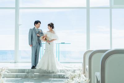 沖縄フォトウェディングで衣装も妥協しない！追加料金なしで60着からドレス2着選べるプランで満足度無限大 (5)
