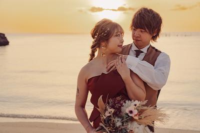 沖縄フォトウェディングは高いの?ビーチフォトをドレス2着付きで手軽にお安く済ませる特別プラン (2)